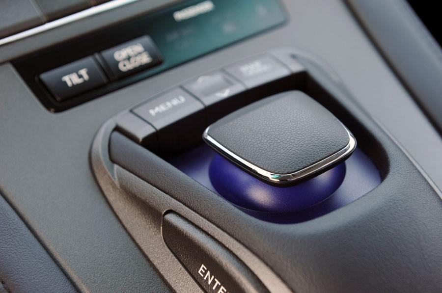  Lexus HS250h 2009 года  (фото 133 из 273)